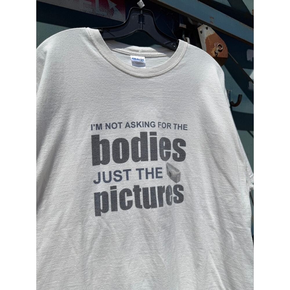 Y2K I'm Not Asking for the Bodies Just Pictures Vintage Camera Funny Tee Shirt